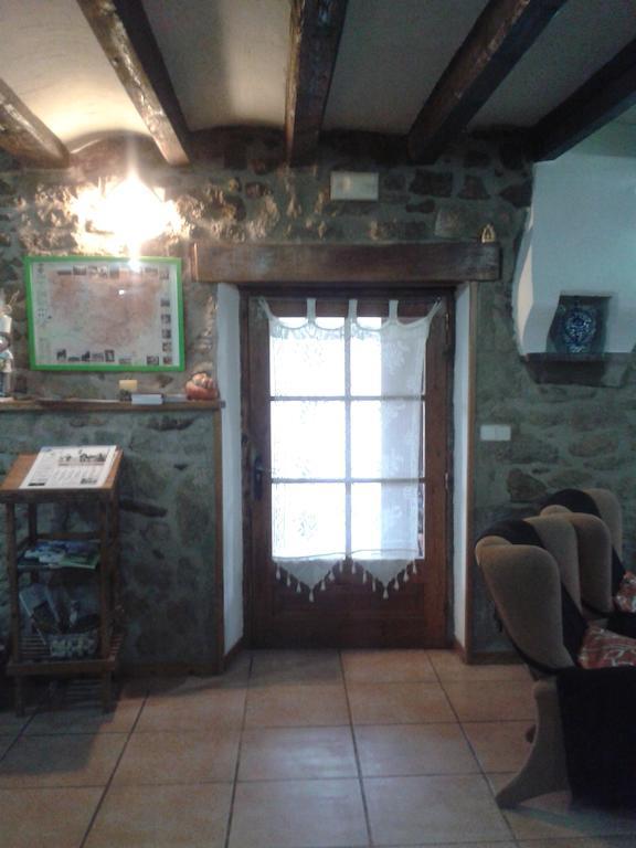 Casa Angrill Hotel Oliana Esterno foto