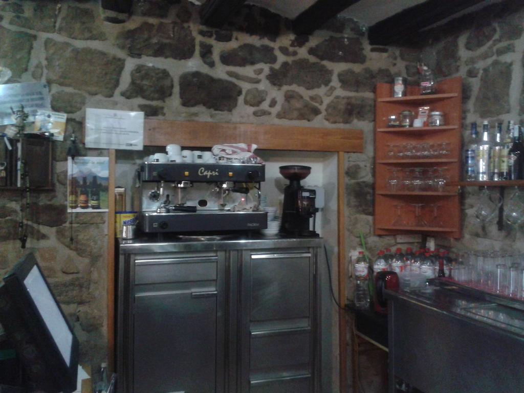 Casa Angrill Hotel Oliana Esterno foto