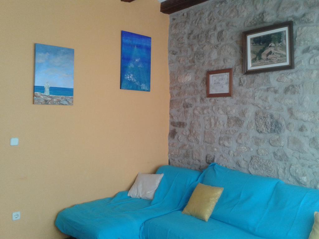 Casa Angrill Hotel Oliana Esterno foto