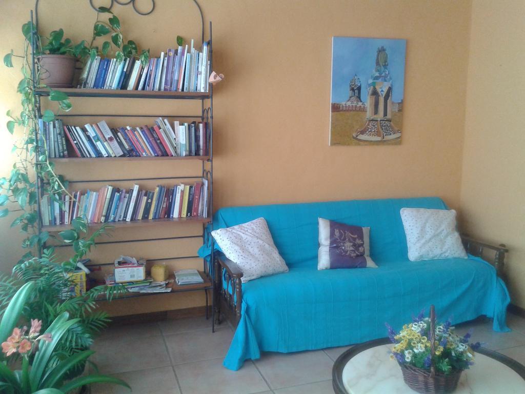 Casa Angrill Hotel Oliana Esterno foto